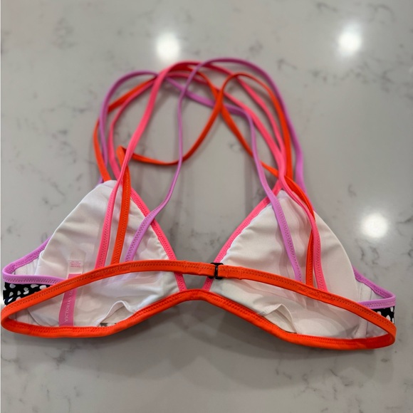 Victoria's Secret Black and Pink Bikini - Picture 3 of 4